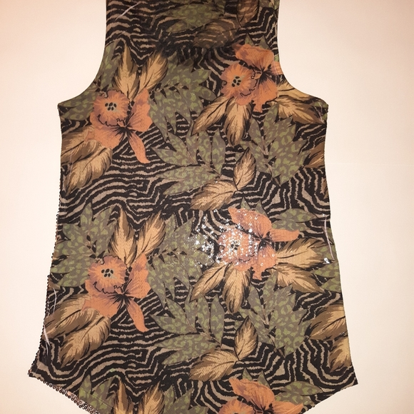 clothes - Picture 2 of 6